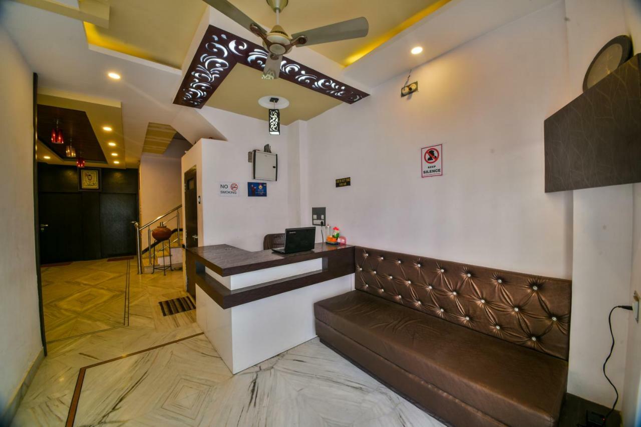 Hotel Vinayaka Натгдвара Екстер'єр фото